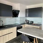 T3 - Centre - 75m2 - 2 Sdb - Parking - Calme Apartman *