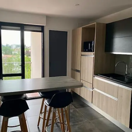 T3 - Centre - 75m2 - 2 Sdb - Parking - Calme