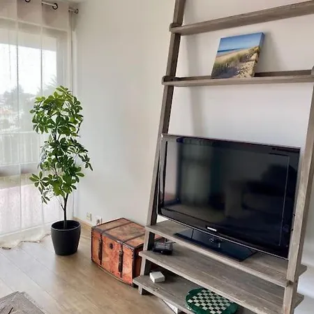 T3 - Centre - 75m2 - 2 Sdb - Parking - Calme Lägenhet