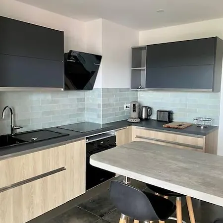 T3 - Centre - 75m2 - 2 Sdb - Parking - Calme Apartment *