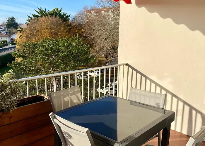 Lejlighed T3 - Centre - 75m2 - 2 Sdb - Parking - Calme